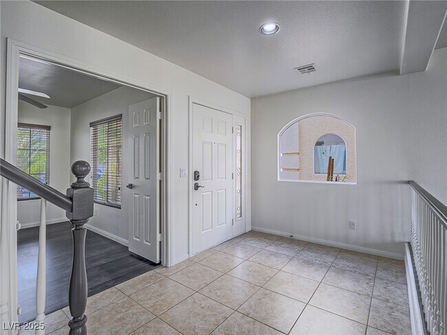 Building Photo - 10898 Carberry Hill St