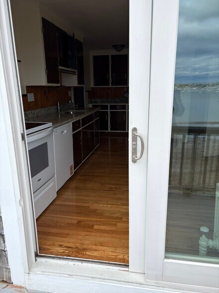 Building Photo - 14 Messervy St