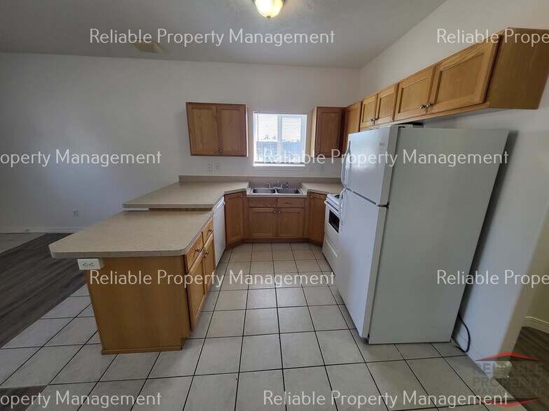 Building Photo - 685 John Adams Pky