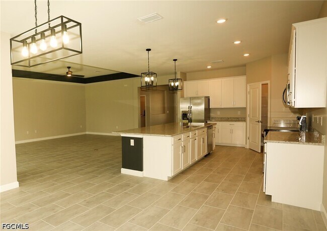 Building Photo - 11380 Canopy Loop