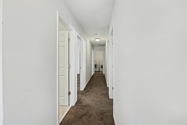 Building Photo - 146 Woodbrook Way