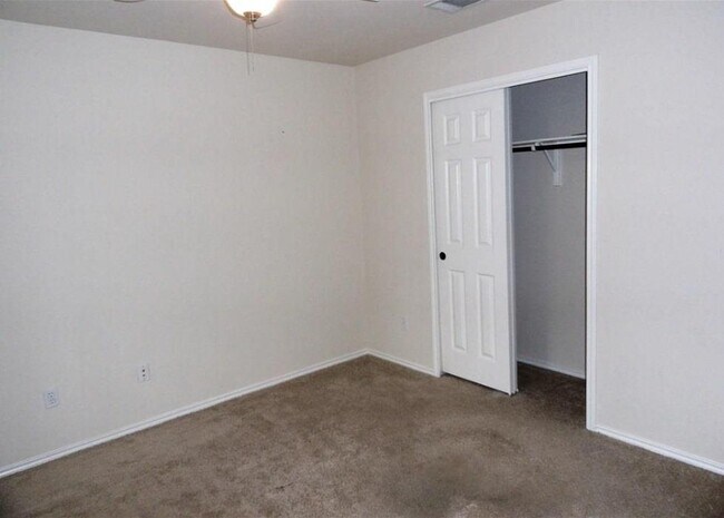 Building Photo - 7810 Squirrel Hollow Dr
