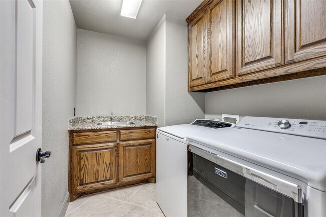 Building Photo - 15600 Fire Creek Ln