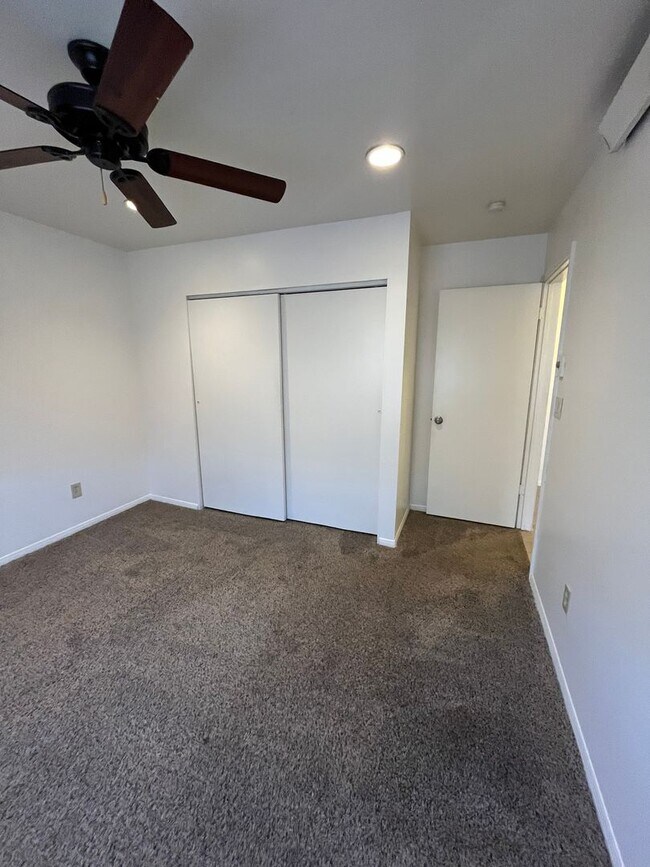 Building Photo - 3028 N Corrine Dr