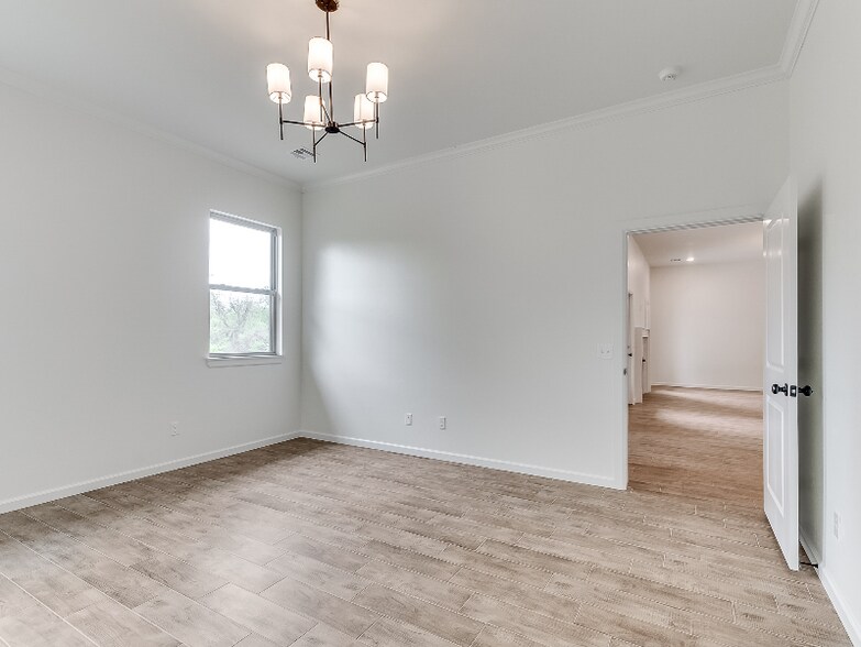 Building Photo - 2600 Woods Edge Dr