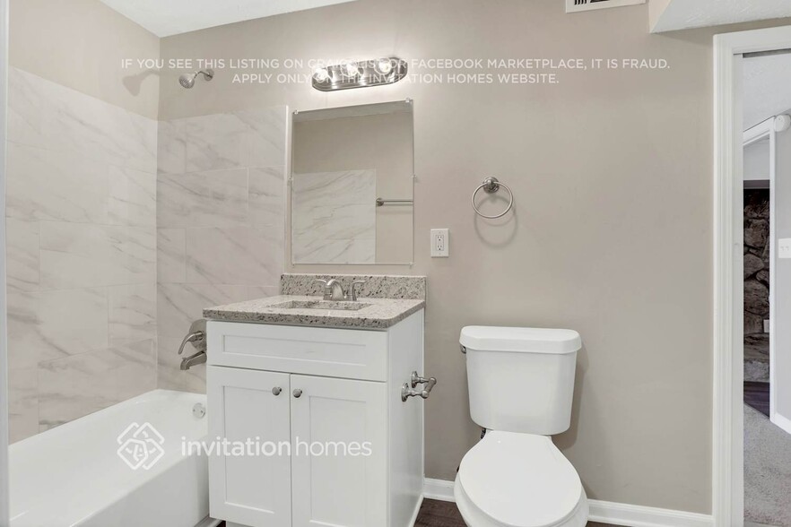 Building Photo - 3410 Ravenswood Dr SW