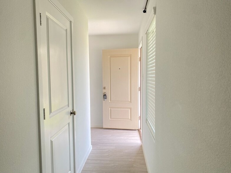 Building Photo - 14174 Inglebert St