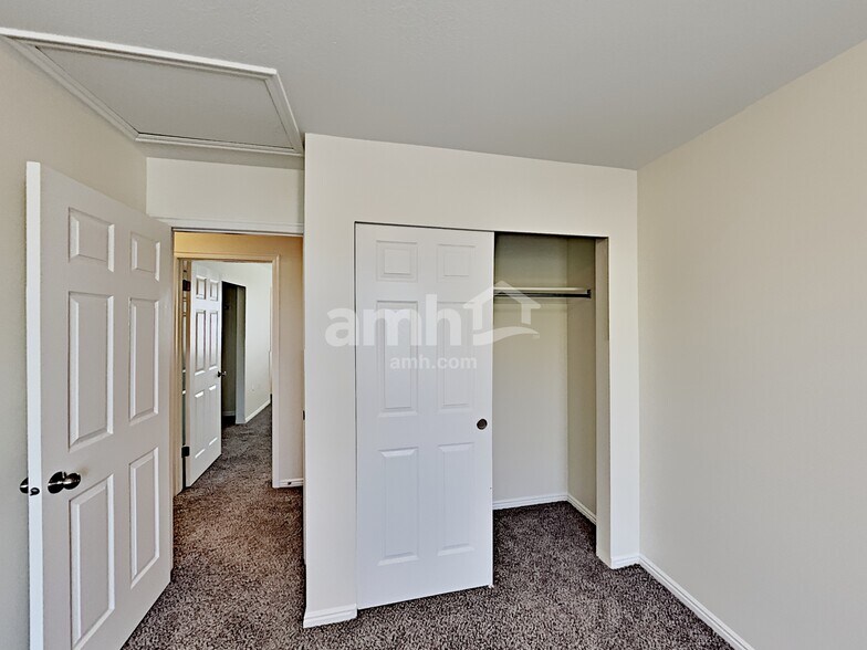 Building Photo - 2899 W 2125 S