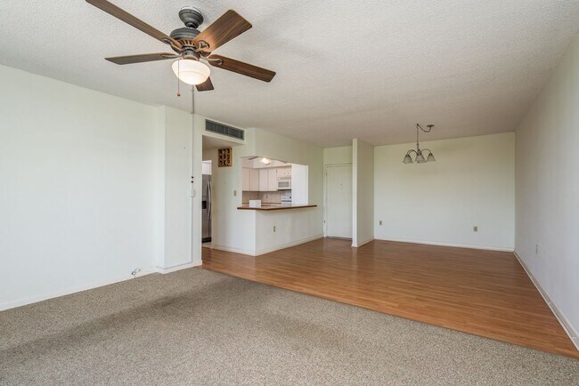 Building Photo - Harbor Oaks Place