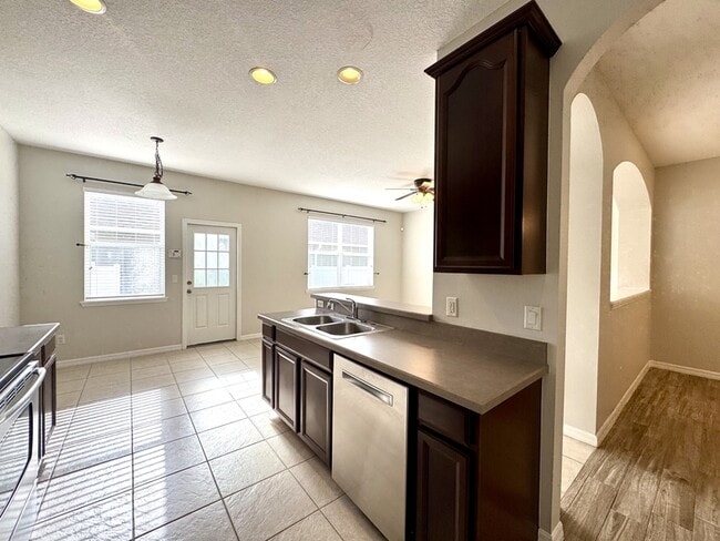 Building Photo - 13221 Silver Strand Falls Dr