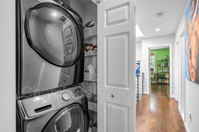 Building Photo - 1275 Oates St NE