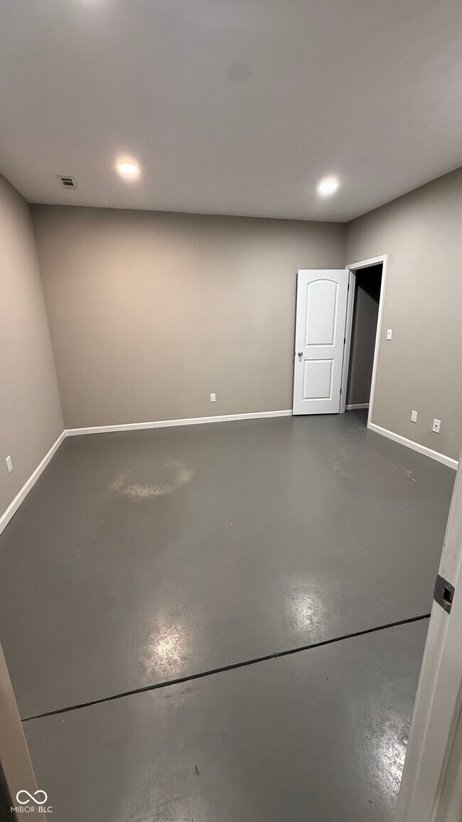 Building Photo - 6923 Bryant Pl