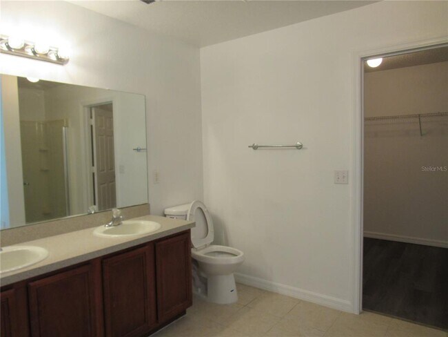 Building Photo - 202 Walnut Crest Run