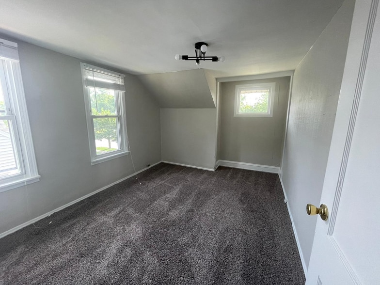 Building Photo - 1612 Parker Dr