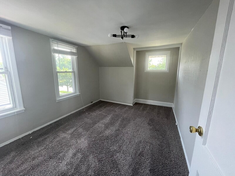 Building Photo - 1612 Parker Dr