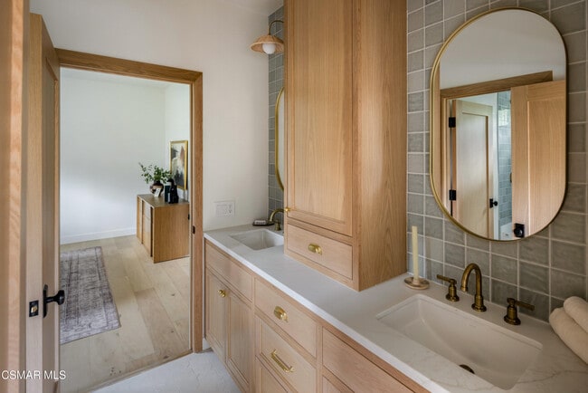 Building Photo - 24005 Clarington Dr