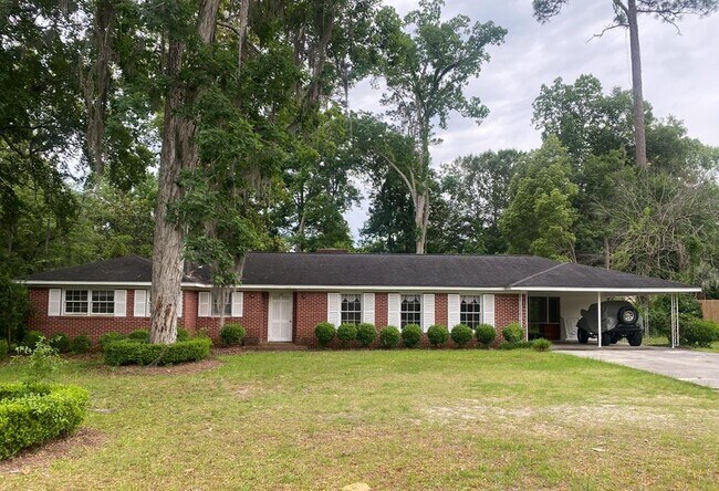 Primary Photo - 140 Tuxedo Dr