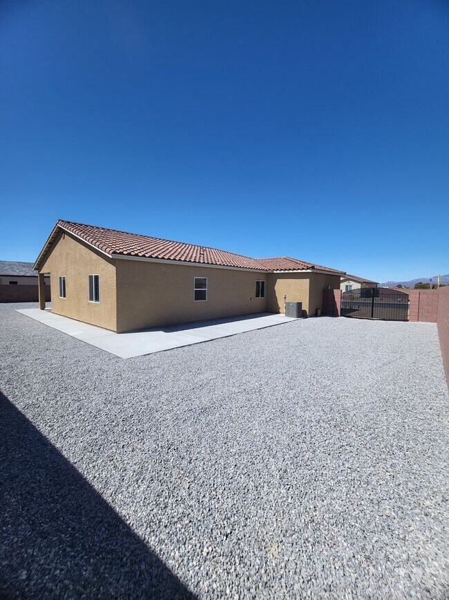 Building Photo - RIVERSTONE CELEBRATE HOMES - Hawk Ave.