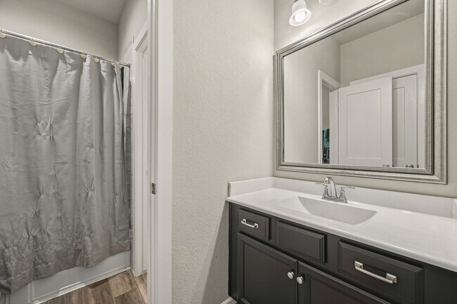 Building Photo - 16323 Apache Wds Wy