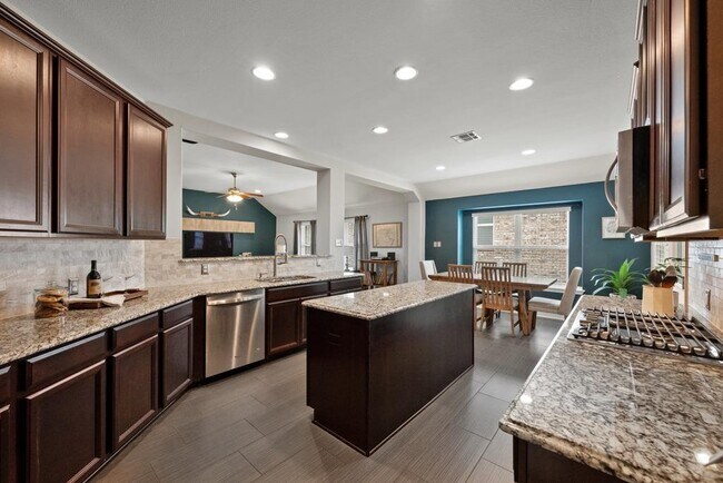 Building Photo - 18404 DeLeon Bayou Ln
