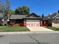 Building Photo - Very Nice Roseville 3 Bedroom 2 Bath Home
