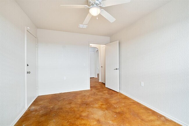 Building Photo - 7101 Thannas Way