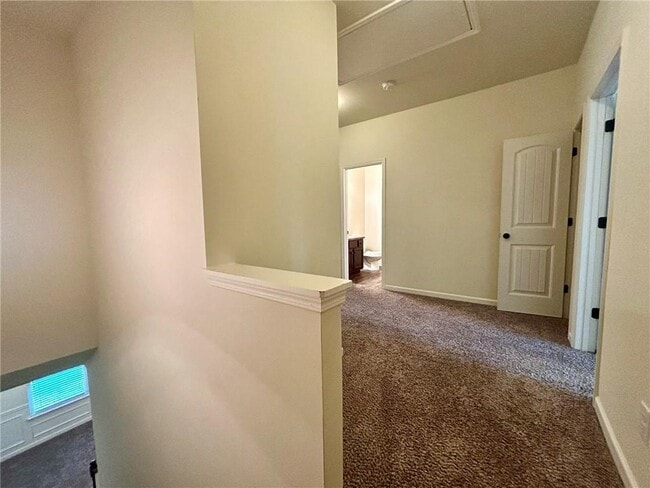 Building Photo - 664 Oakside Pl