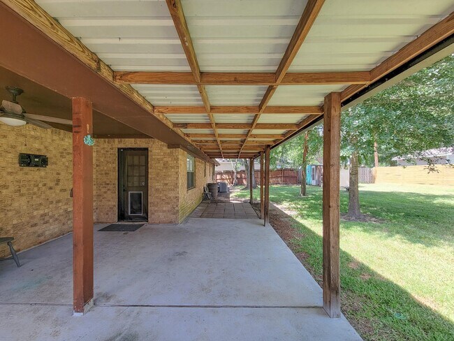 Building Photo - 10282 Valley Dr S