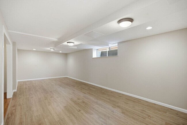 Building Photo - Spacious 4 Bed 2.5 Bath Home with Panoramic Views in Magnolia