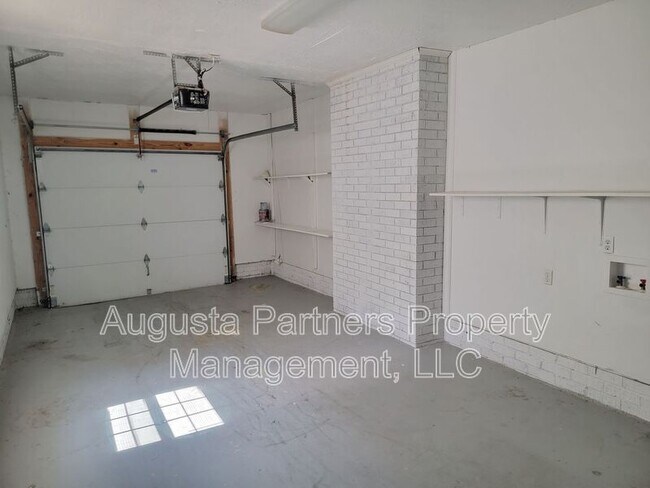 Building Photo - 156 Griswood Dr