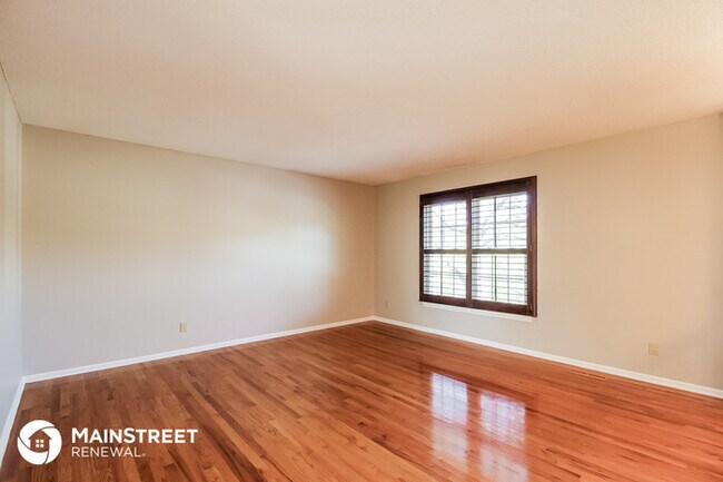 Building Photo - 5221 N Wyandotte St