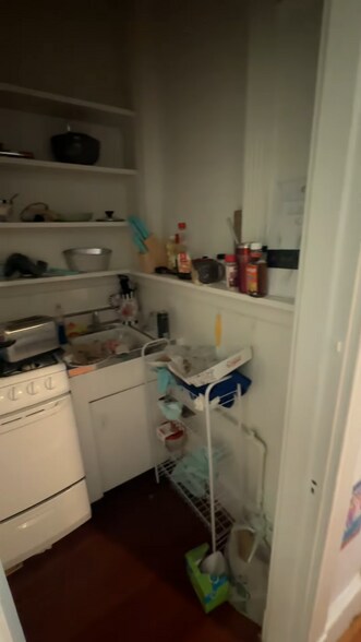 Building Photo - 64 Hemenway St