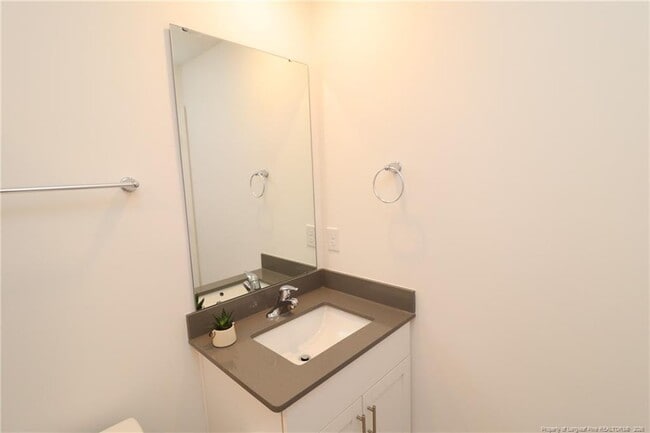 Building Photo - 374 Freestall Dr
