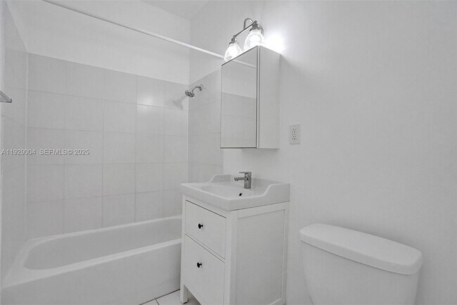 Building Photo - 1656 Polk St