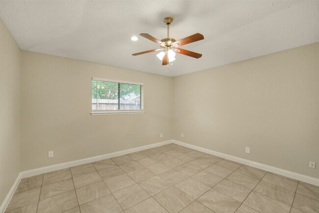 Building Photo - 21211 Park Mt Dr