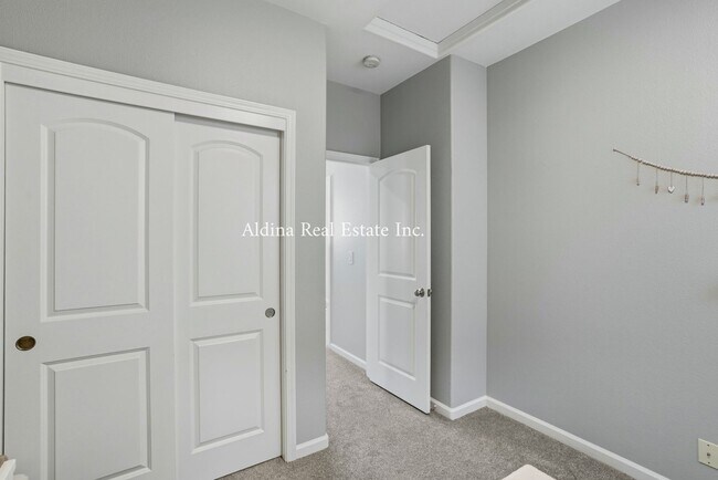 Building Photo - Monte Bella Community