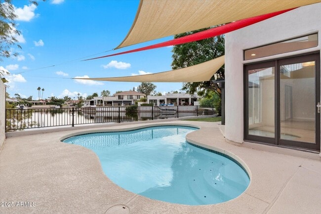 Building Photo - 7613 E Vía Del Reposo