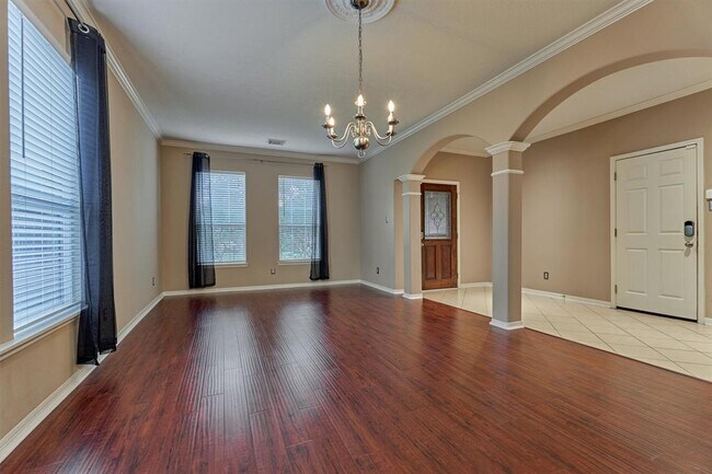 Building Photo - 8406 Oak Villa Ct