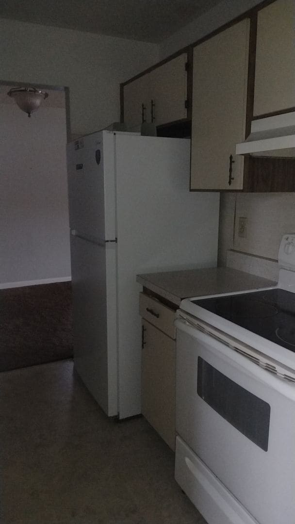 Building Photo - 3 Bedroom 1 Bath available in Marion Oaks