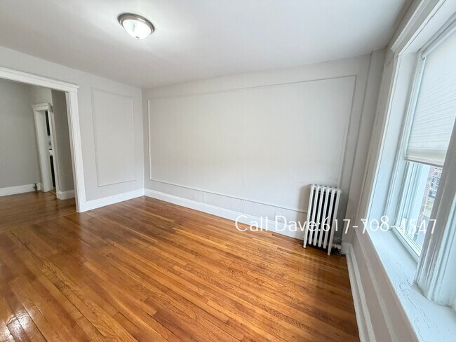 Building Photo - 47 Linden St
