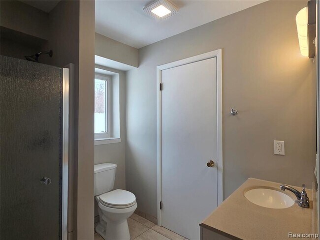 Building Photo - 5016 S Old US Hwy 23