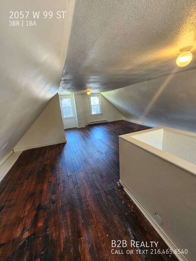 Building Photo - 2057 W 99th St