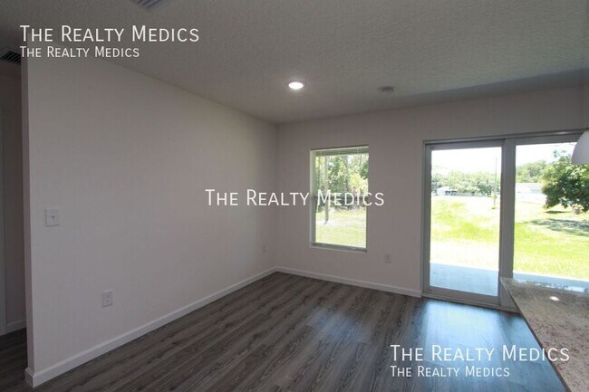 Building Photo - 978 Gulfport Rd SE