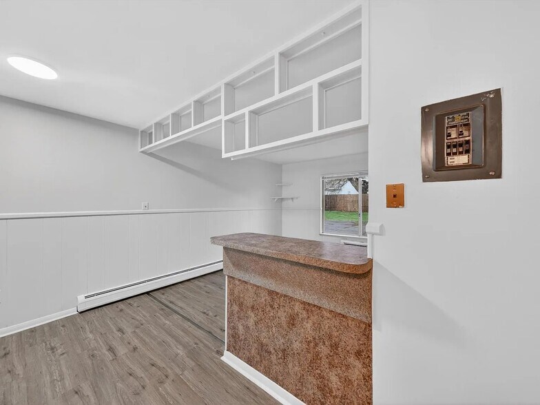 Building Photo - 151 E McHattie St