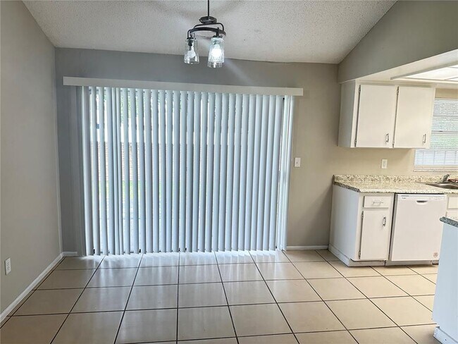 Building Photo - 2416 Alister Ct