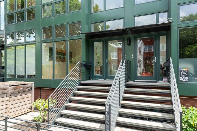 Building Photo - 1539 6th St NW