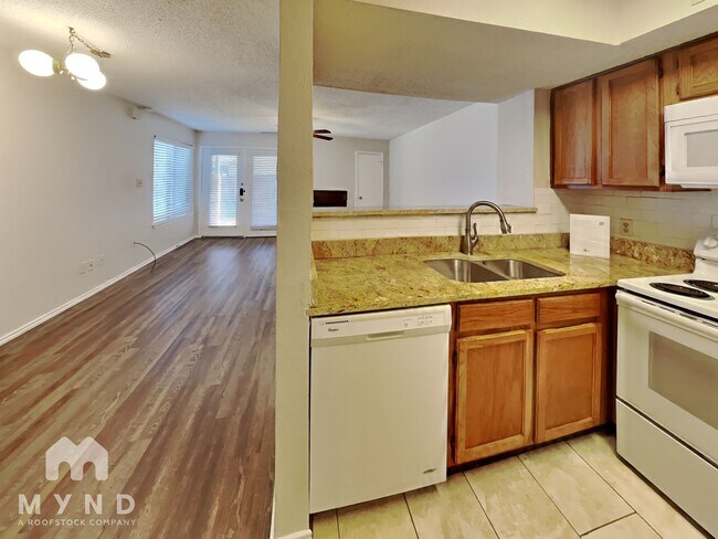 Building Photo - 2301 Basil Dr