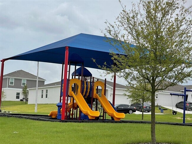 Building Photo - 835 Ofanto Wy