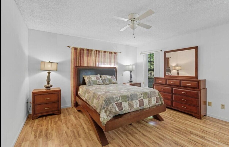 Building Photo - 13526 Fountain View Blvd