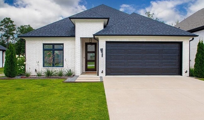 Primary Photo - 61 Saffron Cir